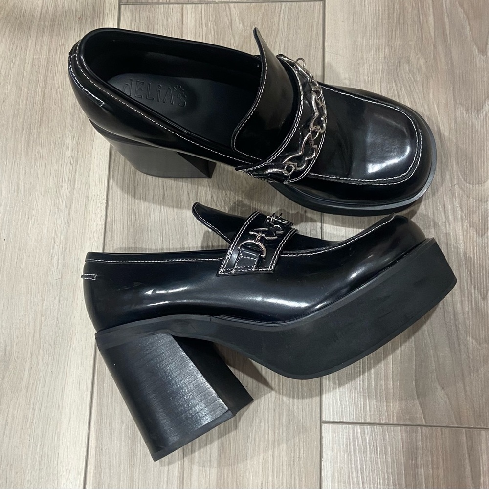 2000s Platform Delias Loafers